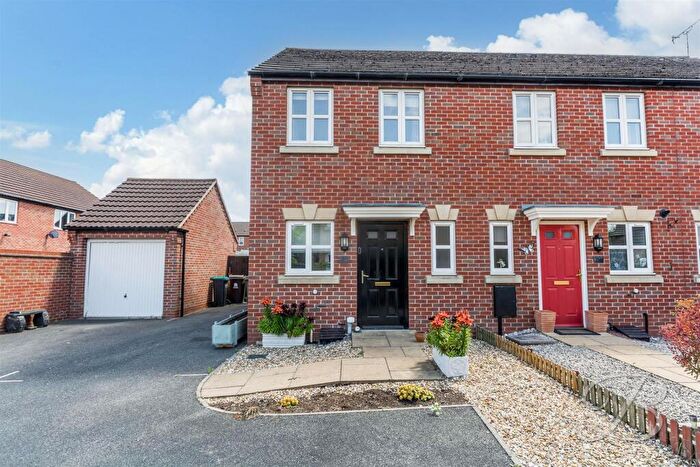 2 Bedroom Semi-Detached House To Rent In Wood Street, Warsop, Mansfield, NG20