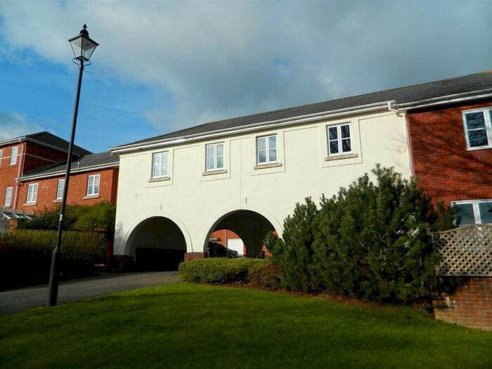 2 Bedroom Apartment To Rent In Addington Court, EX4