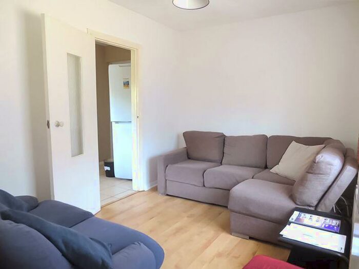 5 Bedroom Semi-Detached House To Rent In Southall Avenue, Brighton, BN2