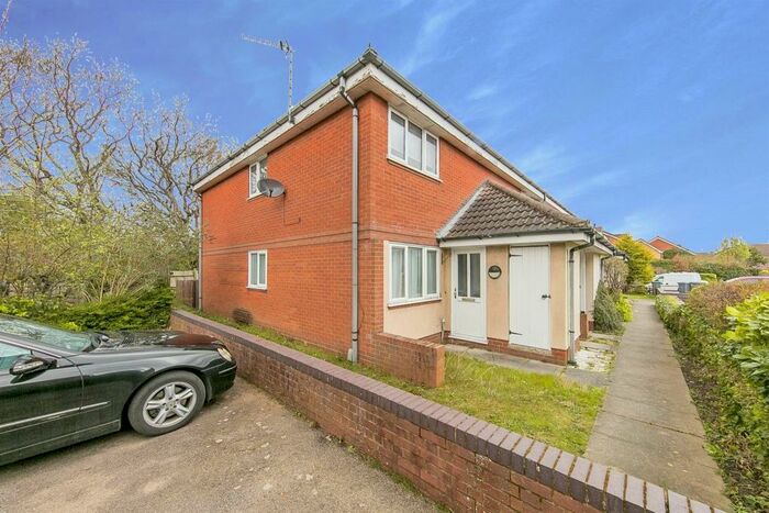 1 Bedroom Apartment For Sale In Mill Road Drive, Purdis Farm, Ipswich, IP3