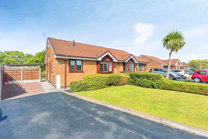 2 Bedroom Bungalow For Sale In Camberwell Drive, Ashton-Under-Lyne, Lancashire, OL7