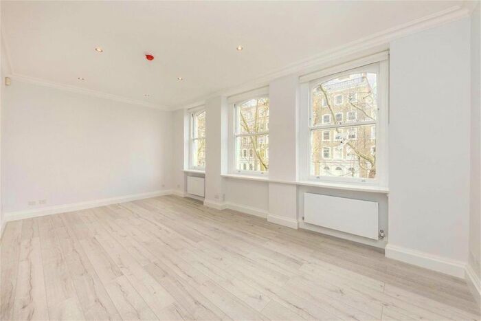 3 Bedroom Flat To Rent In Beaufort Gardens, London, SW3