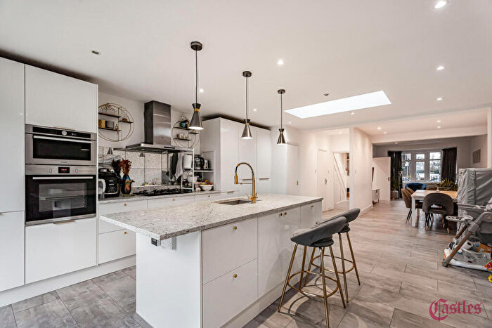 3 Bedroom End Of Terrace House For Sale In Burwell Road, London, E10