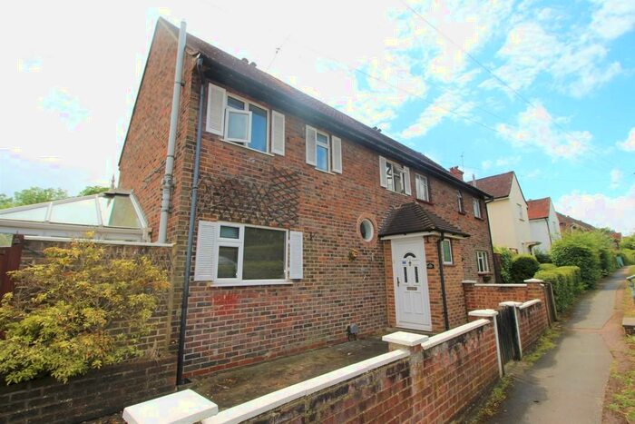 4 Bedroom Semi-Detached House To Rent In Southway, Guildford, GU2