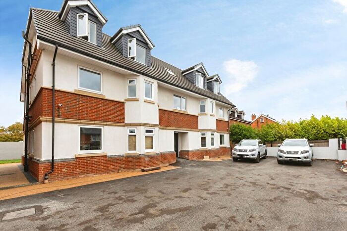 2 Bedroom Flat To Rent In Basingstoke Road, Reading, Berkshire, RG2