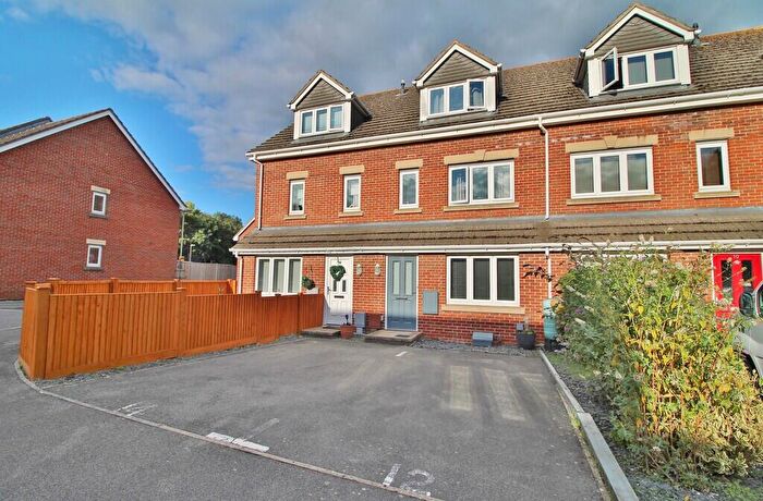 1 Bedroom Ground Maisonette For Sale In Billys Copse, Leigh Park, PO9