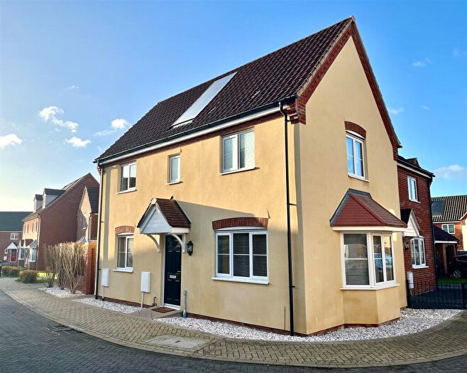 3 Bedroom House For Sale In Blazey Drive, Wymondham, NR18