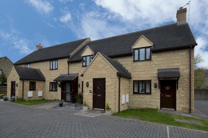 1 Bedroom Apartment To Rent In Standlake, OX29