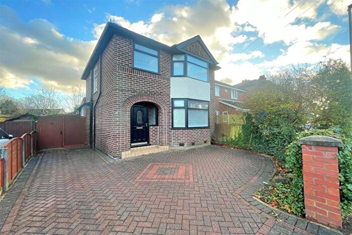 3 Bedroom Detached House For Sale In Wentworth Drive, Sale, M33