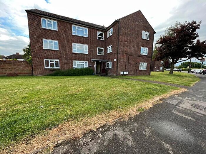 2 Bedroom Flat To Rent In Tower Road, Ware, SG12
