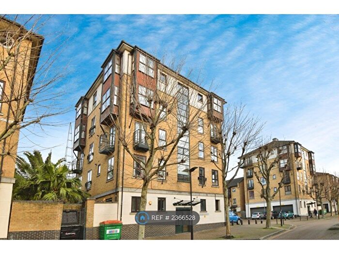 2 Bedroom Flat To Rent In Chatsworth House, London, E16