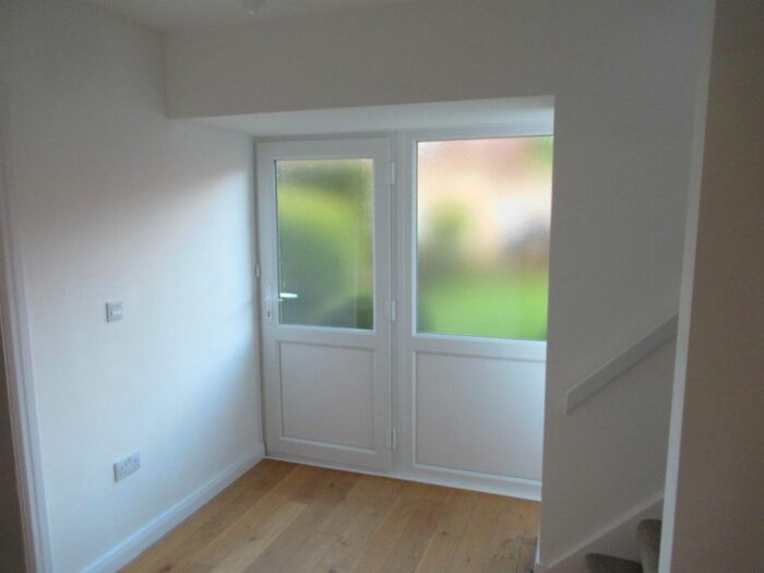 3 Bedroom Semi-Detached House To Rent In Styebank Lane, Rothwell, Leeds, LS26