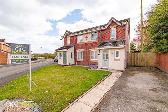 3 Bedroom Semi Detached House For Sale In Penswick Road, Hindley Green, Wigan, WN2