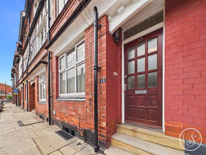 1 Bedroom Flat To Rent In Hawthorn Vale, Chapel Allerton, LS7