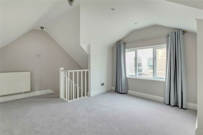 1 Bedroom Flat For Sale In Bolingbroke Walk, Battersea Park, SW11