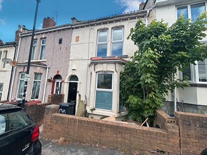 5 Bedroom Property To Rent In Belton Road, Bristol, BS5