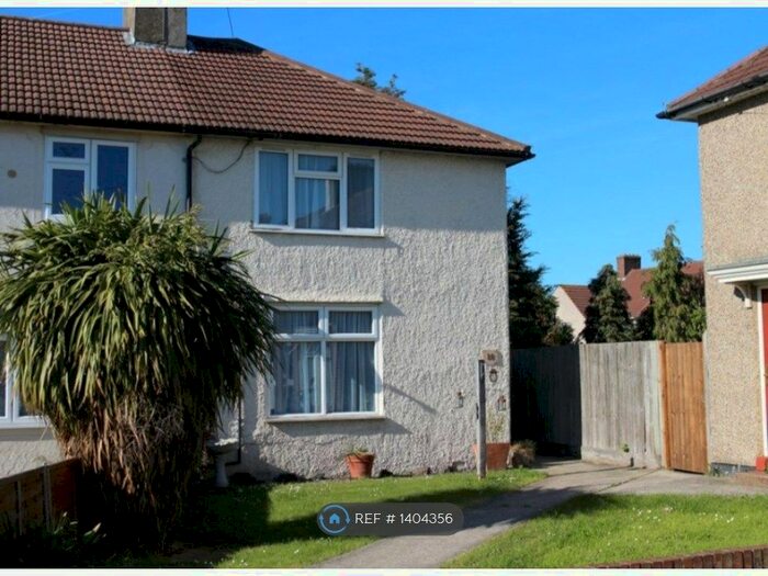 2 Bedroom End Of Terrace House To Rent In Alibon Gardens, Dagenham, RM10