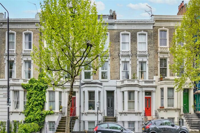2 Bedroom Flat For Sale In Ladbroke Grove, North Kensington, W10