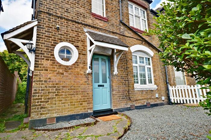 1 Bedroom Apartment To Rent In White Horse Hill, Chislehurst, Kent, BR7