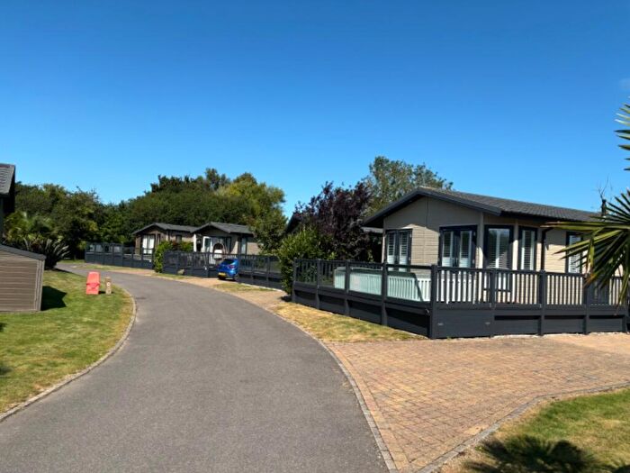 2 Bedroom Park Home For Sale In Fox Hunter Park, Monkton, , Kent, CT1