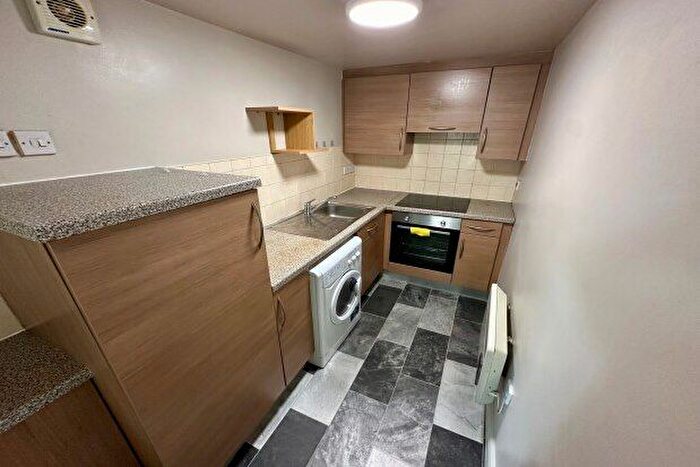 2 Bedroom Flat To Rent In Westmorland Street, Wakefield, WF1