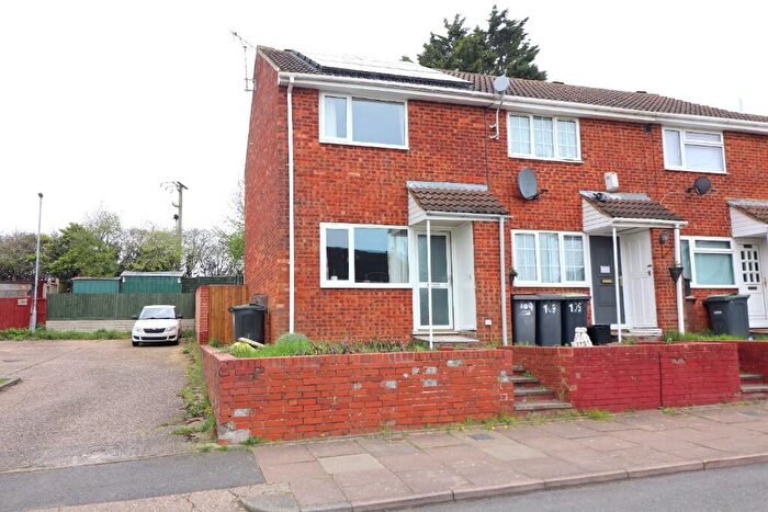 2 Bedroom End Of Terrace House For Sale In Brussels Way, Luton, Bedfordshire, LU3