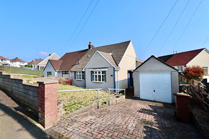 4 Bedroom Semi-Detached House For Sale In Highfield Crescent, Pontllanfraith, NP12