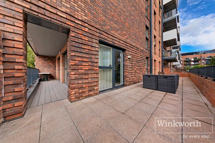 2 Bedroom Flat To Rent In Purbeck Gardens, London, SE26