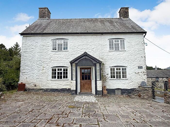4 Bedroom Detached House For Sale In Penybontfawr, Oswestry, SY10