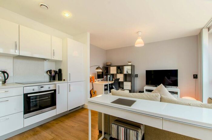 1 Bedroom Flat To Rent In Oxley Square, Bow, London, E3