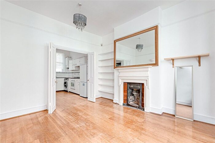 2 Bedroom Flat To Rent In Rush Hill Road, Clapham Junction, SW11