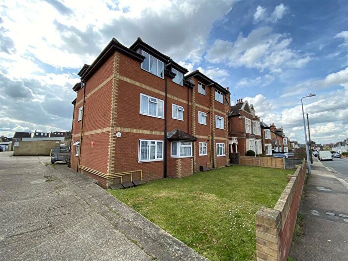 1 Bedroom Flat To Rent In Essex Court, Gravesend, DA11