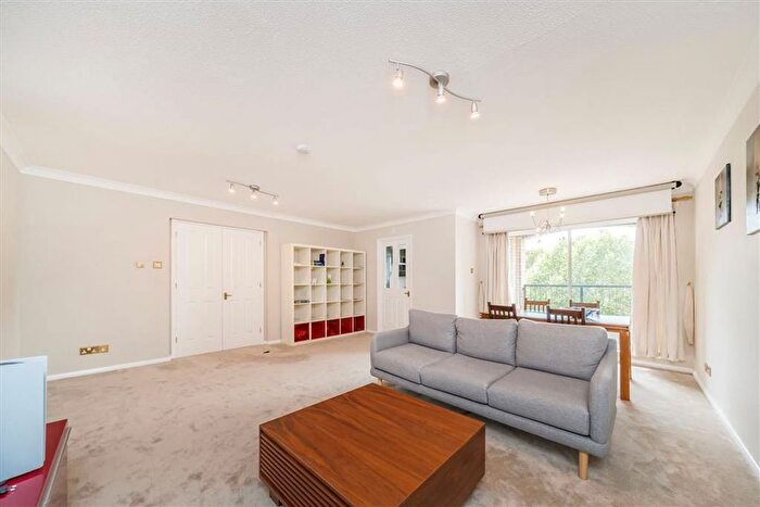 2 Bedroom Flat For Sale In Hooper Street, Whitechapel, E1