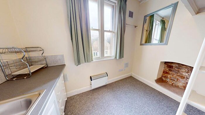 Studio To Rent In First Avenue, Hove, BN3