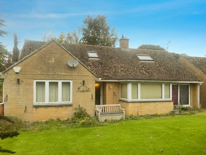 4 Bedroom Detached Bungalow For Sale In Wardington, Banbury, Oxfordshire, OX17