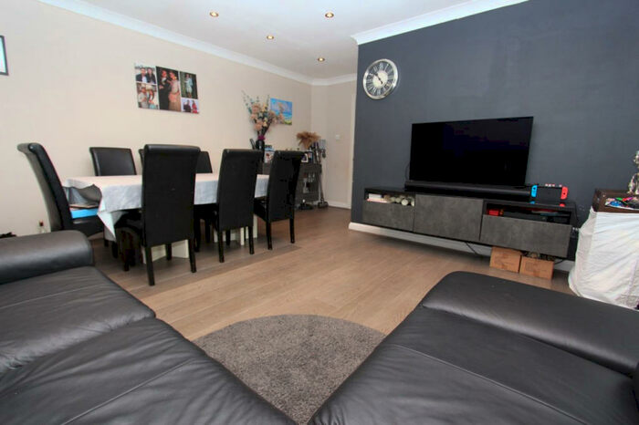 2 Bedroom Apartment To Rent In Conifer Court, Great North Way, London, NW4