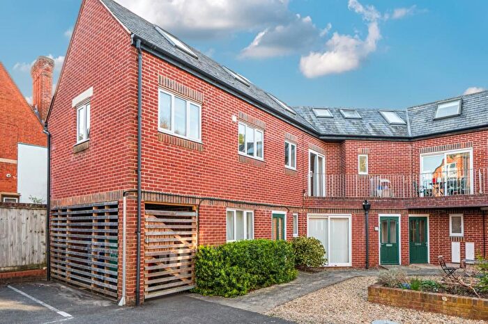 3 Bedroom Flat To Rent In Magdalen Road, East Oxford, OX4