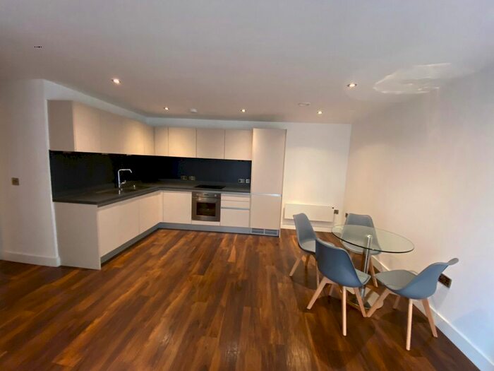 2 Bedroom Flat To Rent In Wilburn Basin, Ordsall Lane, Salford, Manchester, M5