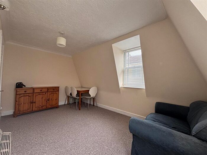 2 Bedroom Apartment To Rent In Castle Road, Southsea, PO5