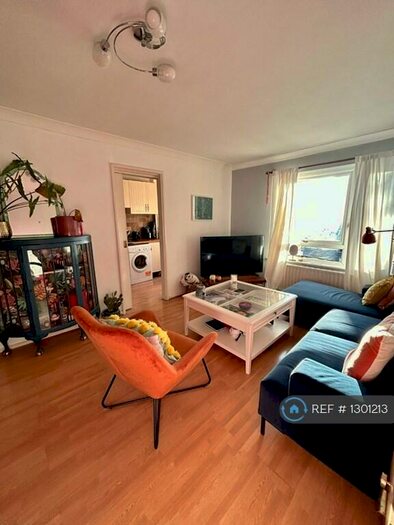 2 Bedroom Flat To Rent In Kingston Court, Surbiton, KT6