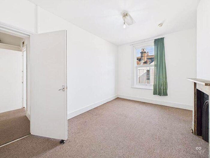 2 Bedroom Flat To Rent In Albert Road, Brighton, BN1