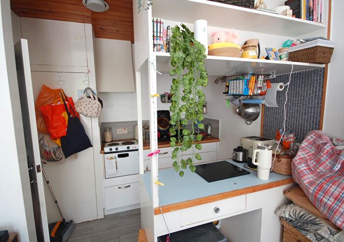 Studio To Rent In Wellesley Road, London, W4