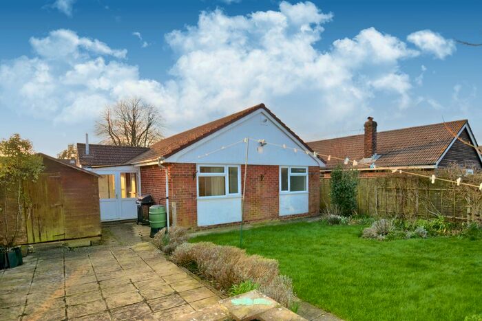 3 Bedroom Detached Bungalow To Rent In Uplands Road, Northwood, PO31