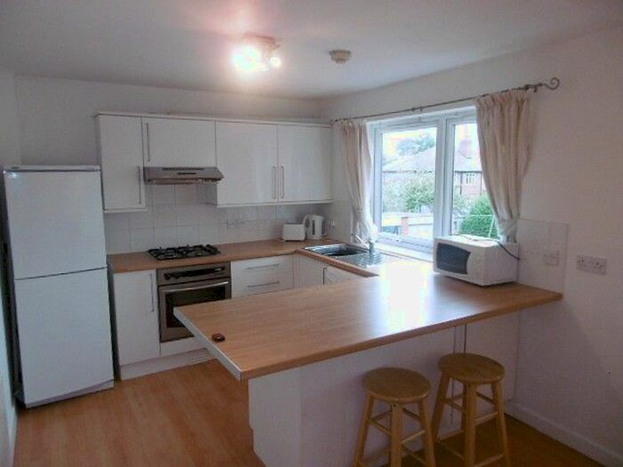 2 Bedroom Flat To Rent In Hofton Court, Beeston, NG9