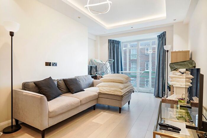 3 Bedroom Flat To Rent In Dorset House, Gloucester Place, NW1