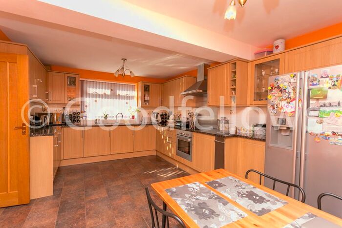 3 Bedroom Semi-Detached House To Rent In Lessness Road, Morden, SM4
