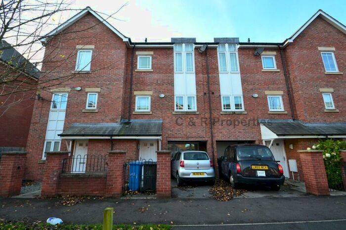 4 Bedroom Town House To Rent In Drayton St, Hulme, Manchester., M15