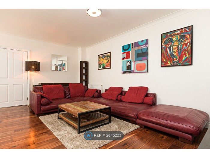 2 Bedroom Flat To Rent In City View Apartments, London, N1