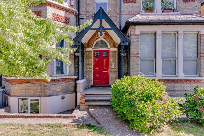 2 Bedroom Flat For Sale In Crystal Palace Park, Sydenham, SE26