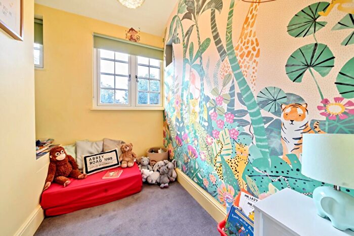 2 Bedroom Cottage To Rent In Summer Hill Chislehurst, BR7